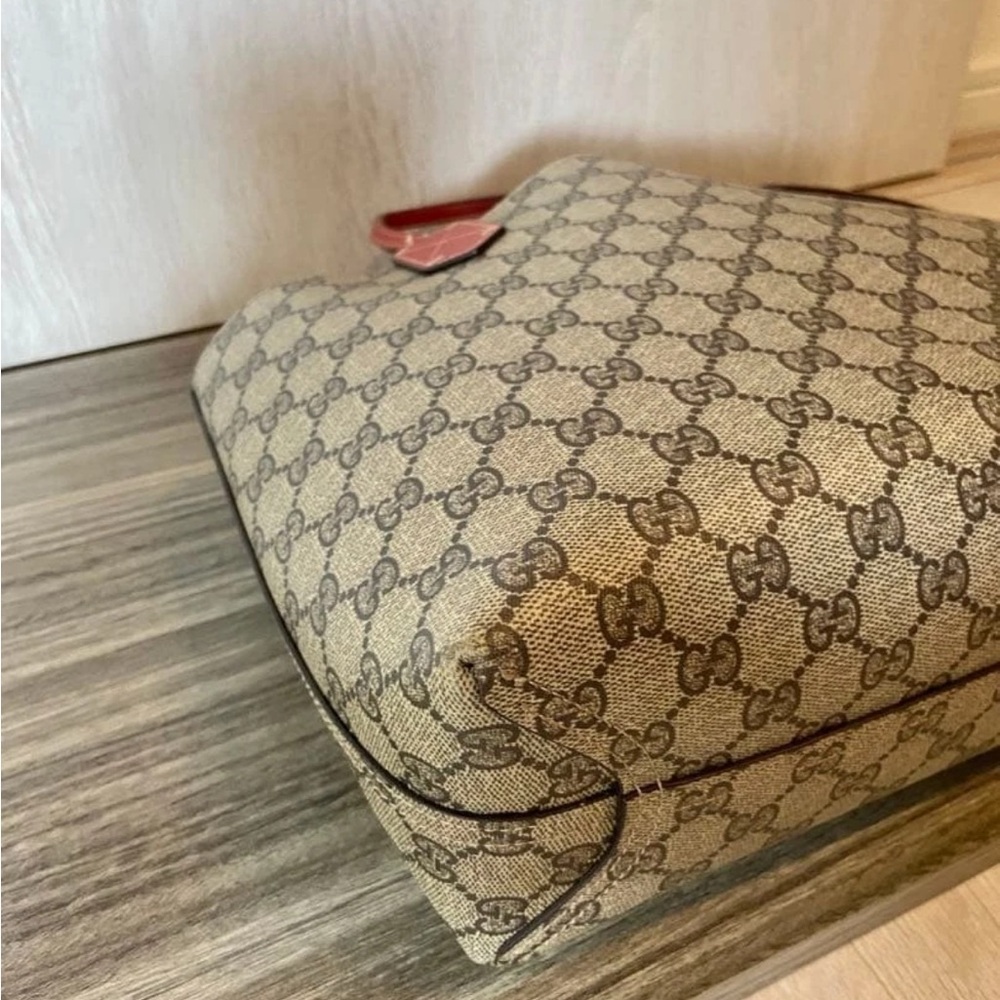 Gucci Beige and Red Signature Tote - Picture 9 of 16